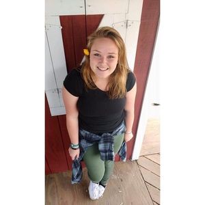 Meet your Posher, Danielle